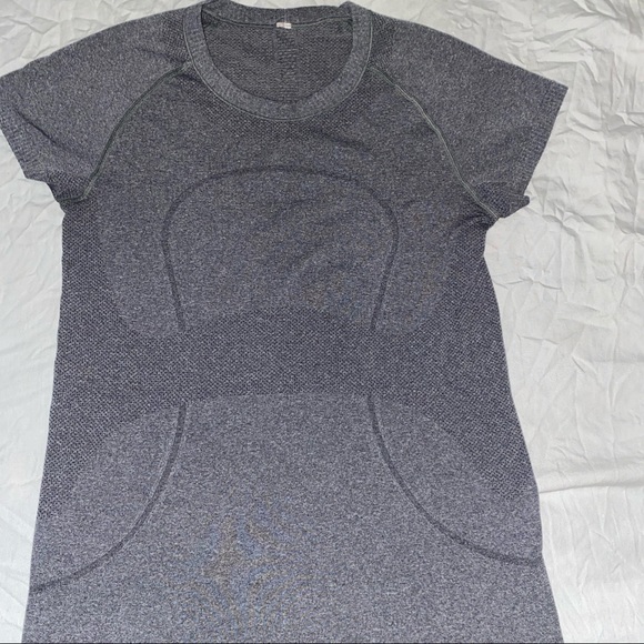 lululemon athletica Tops - Lululemon swiftly tee